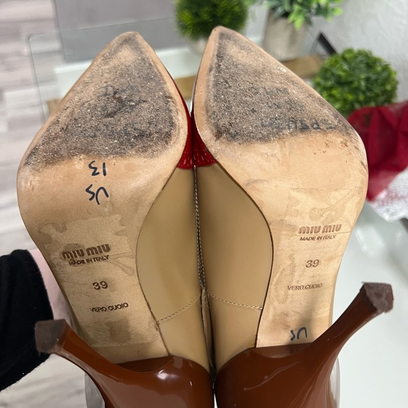 Rare Runway stilettos. Really beautiful boy unfortunately fit small for me. - Picture 5 of 9